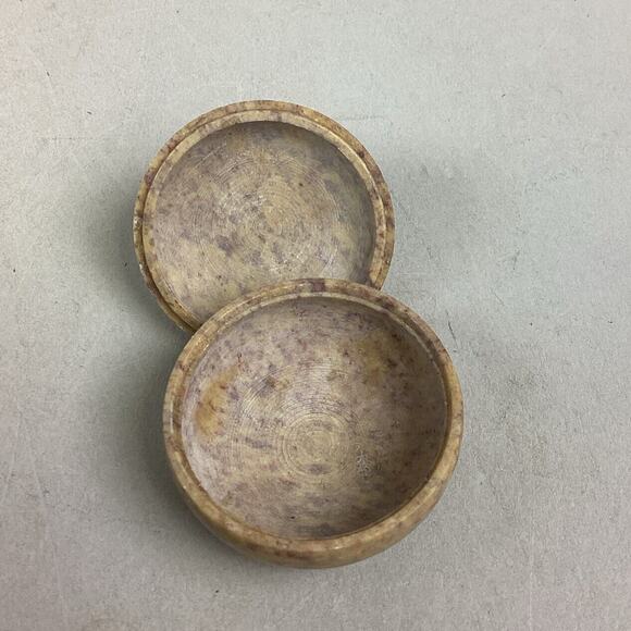 Lot of 2 Small Lidded Trinket Dishes, Pill Holder - Picture 8 of 11